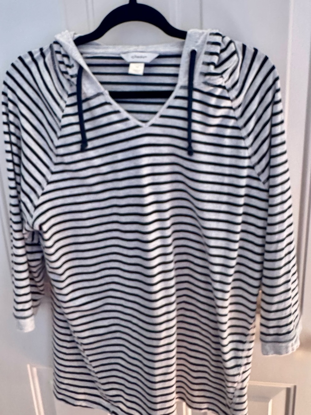 Striped V-Neck Hoodie Shirt in White and Black